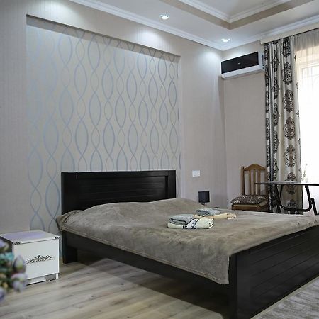 Guest House Beautiful Tbilisi On Khidistavi Street Esterno foto