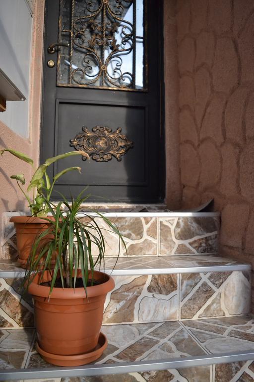 Guest House Beautiful Tbilisi On Khidistavi Street Esterno foto
