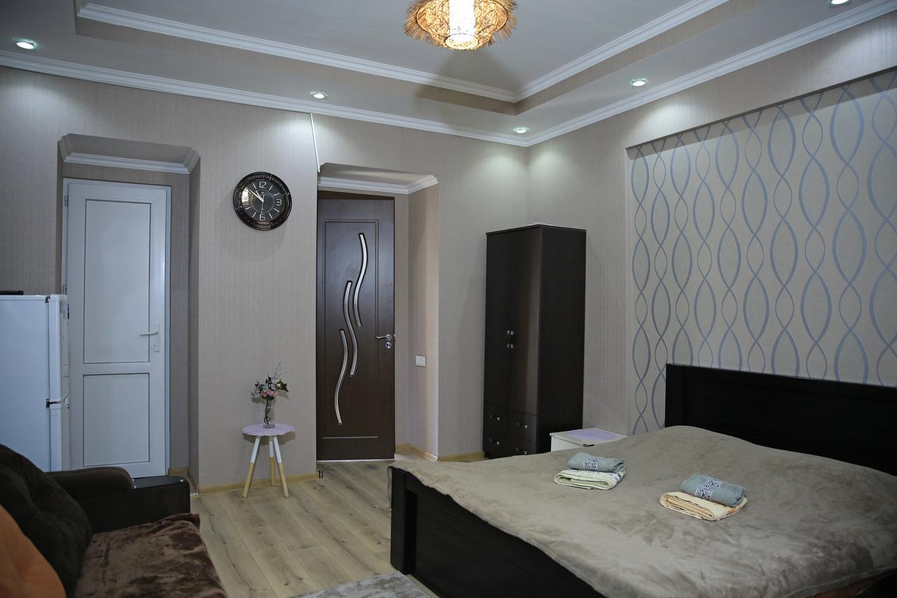 Guest House Beautiful Tbilisi On Khidistavi Street Esterno foto