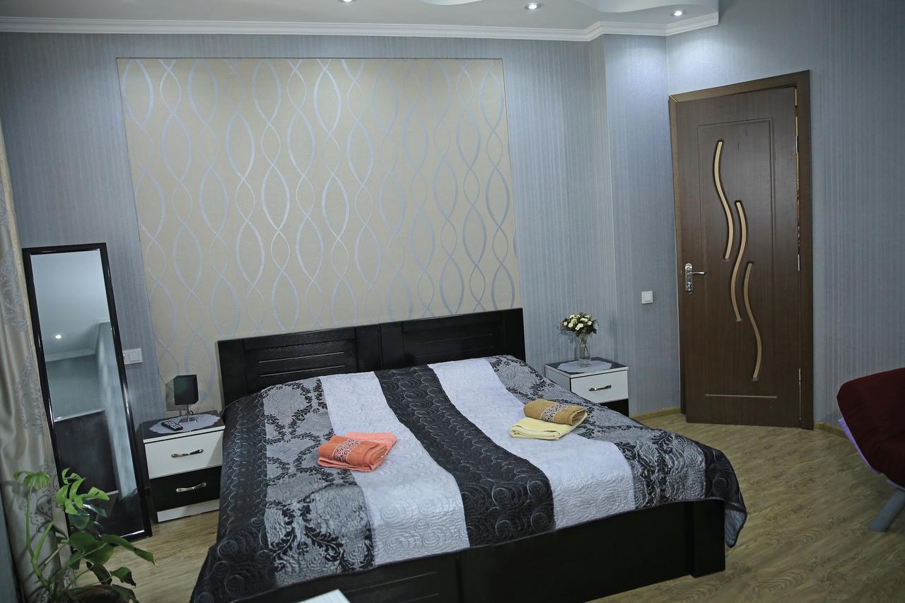 Guest House Beautiful Tbilisi On Khidistavi Street Esterno foto